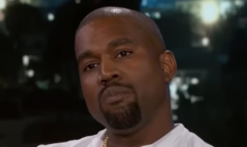 Kanye West enfrenta processo por ameaçar alunos e chegou a elogiar Hitler em jantar