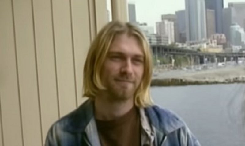 Kurt Cobain, líder da banda Nirvana, que influenciou gerações através de sua música de espírito rebelde e intransigente