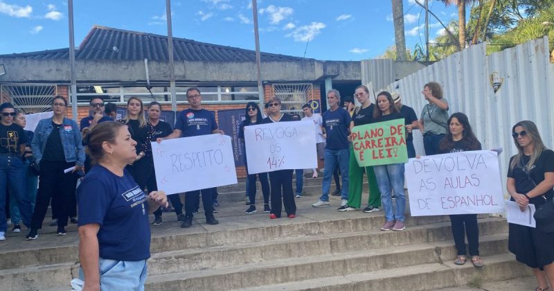 Professores entram em greve em SC; governo e sindicato se reúnem