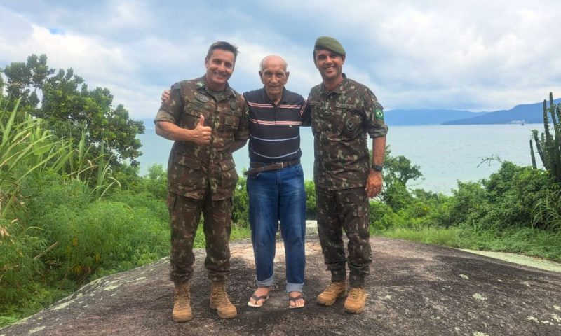  soldado reformado Manoel Leopoldo de Souza, que completa 102 anos nesta quinta (4) 