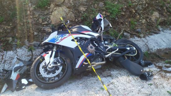 Motociclista de 42 anos morre em acidente grave na BR-282 em Vargem Bonita