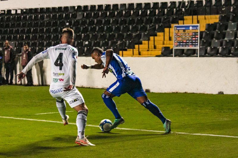 Avaí leva gol aos 50' do 2º tempo e perde na estreia da Série B