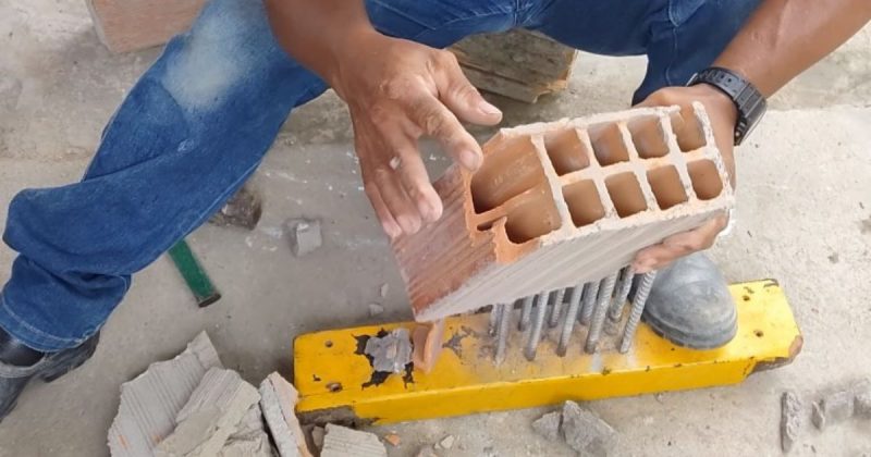 Ferramenta restaura tijolos