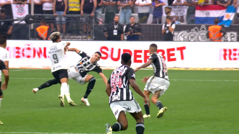 Lance onde o jogador do Atl&eacute;tico-MG foi expulso na 1&ordf; rodada do Brasileir&atilde;o – Foto: CBF/Reprodu&ccedil;&atilde;o/ND