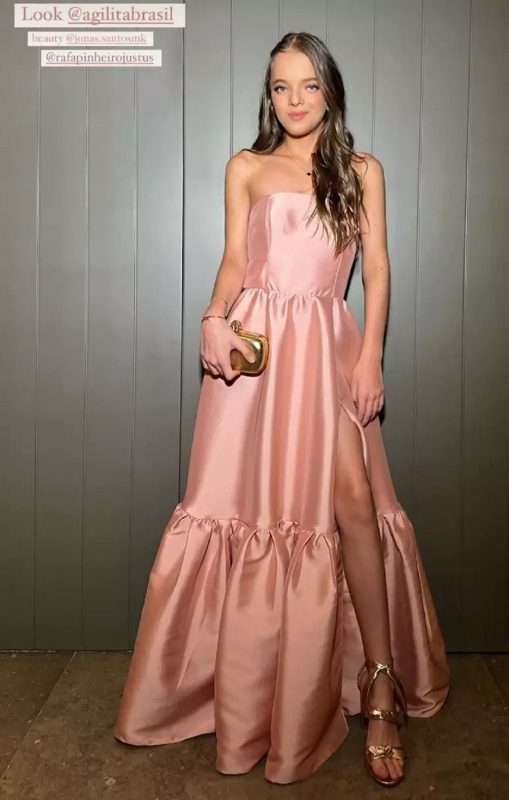 Rafa surge com um vestido car&iacute;ssimo e chama aten&ccedil;&atilde;o nas redes sociais – Foto: Divulgado na Internet/Reprodu&ccedil;&atilde;o/ND