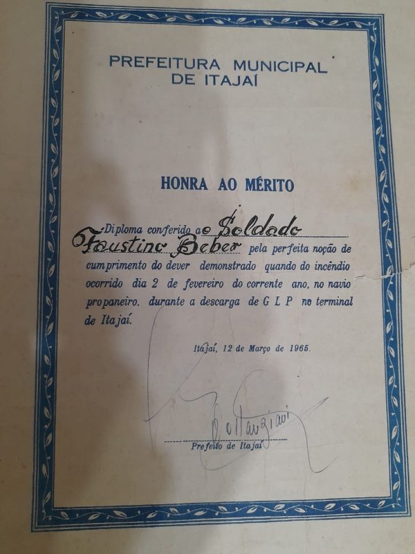 O veterano sargento Faustino Beber, de 89 anos, atuou como bombeiro militar durante boa parte de sua vida e contabiliza grandes histórias pela corporação