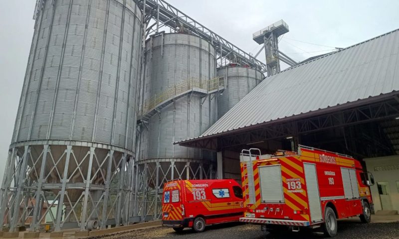 silo de grãos de oito metros de altura em SC