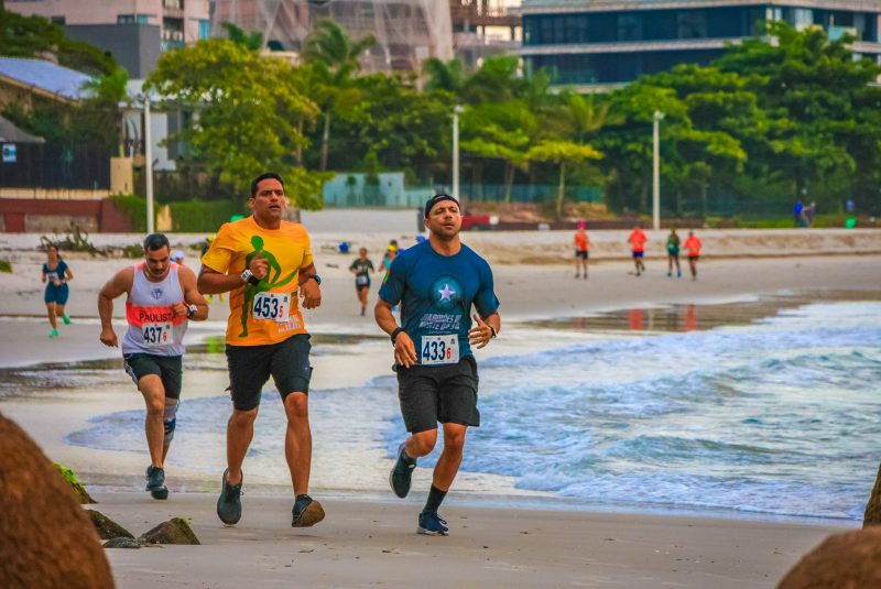 Volta à Ilha 2024: equipe de Florianópolis vence prova de revezamento