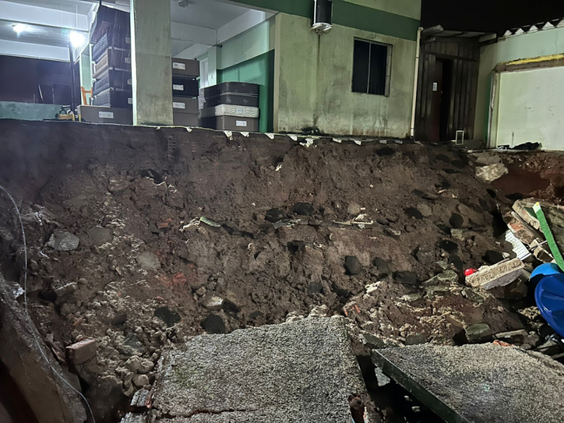 Desabamento interdita blocos de hotel, em Florianópolis