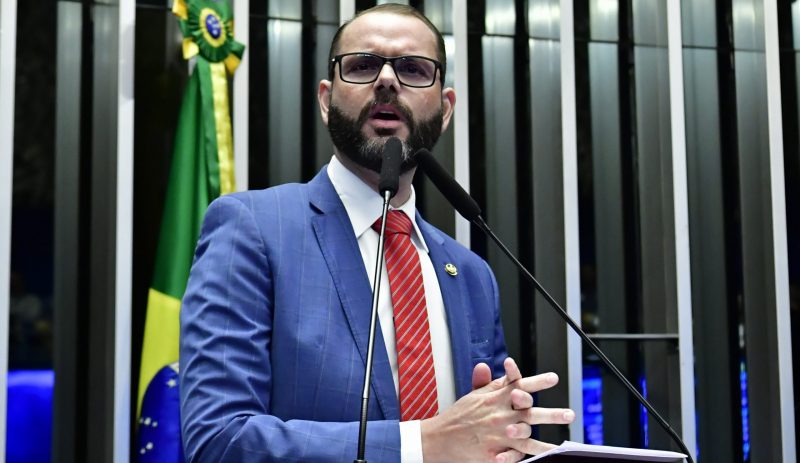 Senador Jorge Seif (PL-SC) propõe abrir caso de exceção para motoristas de aplicativo no âmbito da reforma tributária, de modo a encaixá-los como nanoempreendedores e torná-los isentos do IBS