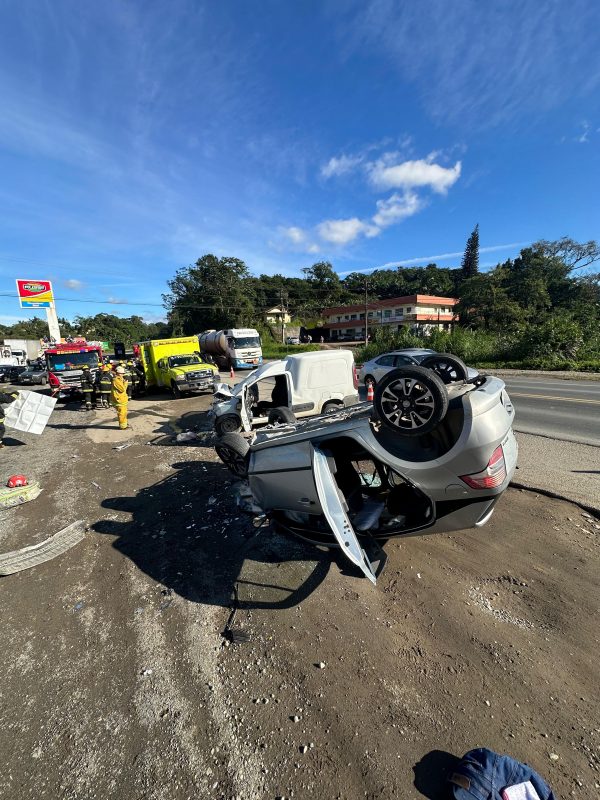 Dois homens ficaram gravemente feridos na colisão