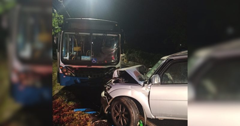 O acidente aconteceu na madrugada do s&aacute;bado e deixou tr&ecirc;s v&iacute;timas – Foto: CBMSC/Divulga&ccedil;&atilde;o/ND