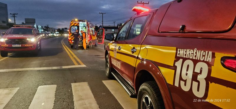 Bombeiros e equipe do Samu socorreram a v&iacute;tima – Foto: Corpo de Bombeiros Militar/Reprodu&ccedil;&atilde;o ND