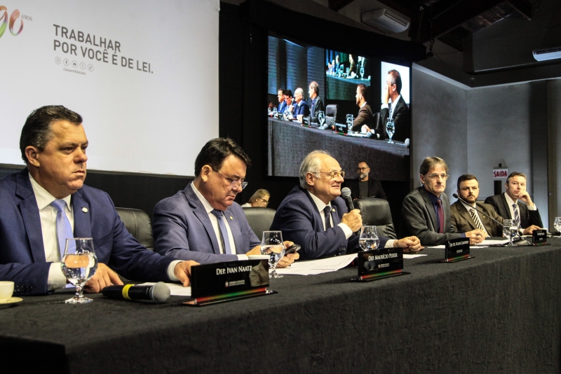 Comiss&atilde;o de Sa&uacute;de da Alesc se reuniu na manh&atilde; desta ter&ccedil;a-feira (7), em Blumenau – Foto: Solon Soares/Ag&ecirc;nciaAL/ND