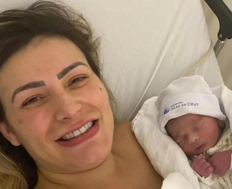 andressa urach e o filho