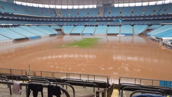 FOTO: Arena do Grêmio é inundada com a cheia histórica do Rio Guaíba