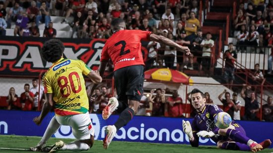 Brusque leva goleada do Atlético-GO e está eliminado da Copa do Brasil