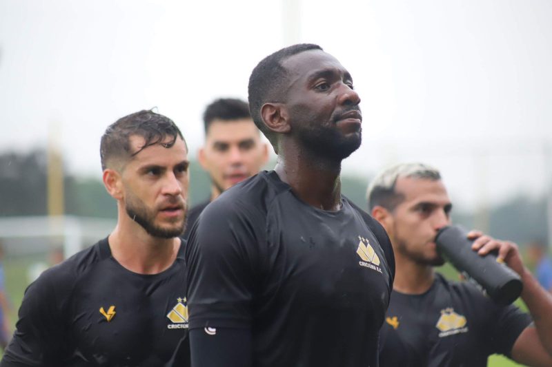 Bolasie é um dos jogadores do Criciúma