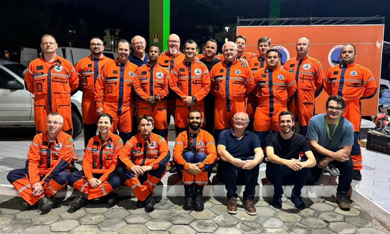 Equipe de voluntários conta com diversos profissionais