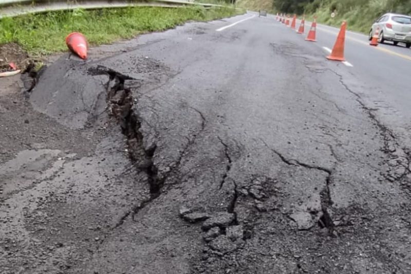 Chuva provocou rachadura em pista da SC-114 – Foto: Divulga&ccedil;&atilde;o/PMRv/ND