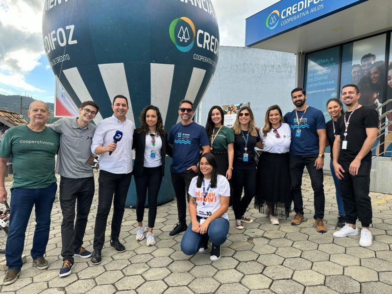 Imagem mostra comunicadores da NDTV Record em mais uma edição do BG nos Bairros da NDTV