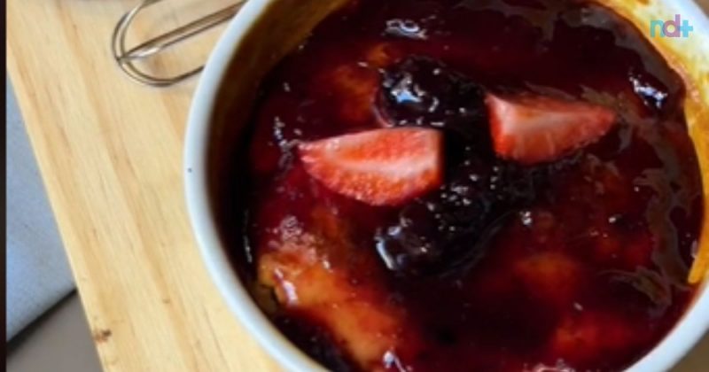 imagem mostra cheescake proteica recém feita