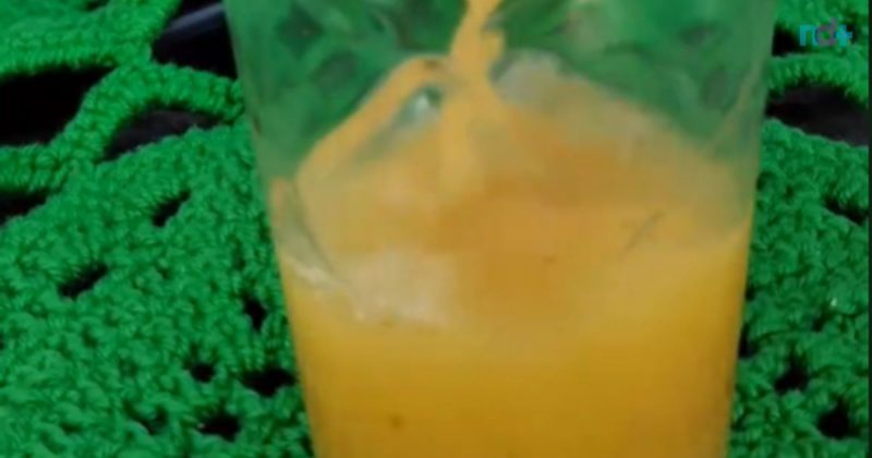 Imagem mostra suco poderoso que ajuda a dormir profundamente, desinchar e agir como um detox da ansiedade recém pronto