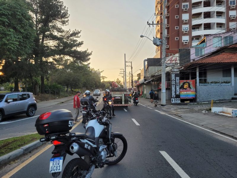 Carreta com problemas mecânicos compromete o trânsito em Florianópolis