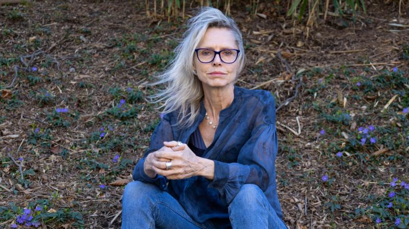 Evy, depois de muita terapia, consegue relatar sobre o seu passado traumatizante na Casa Amarela- Foto: Reprodu&ccedil;&atilde;o/Evy Mages/ND