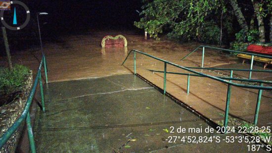 Rio Uruguai transborda em SC com acumulado de 202 mm em 24h 