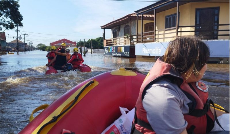 Médicos e profissionais da saúde de SC vão ao Rio Grande do Sul em missão humanitária 