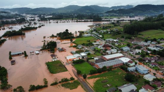 Milhares de Porto Alegre e cidades próximas atingidas pelas enchentes já estão no nosso Estado