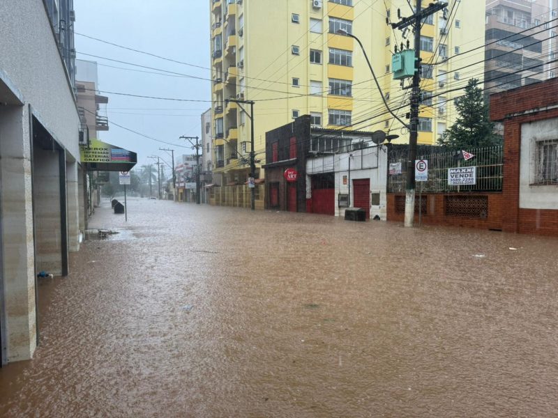 Enchente atingiu centenas de com&eacute;rcios em S&atilde;o Leopoldo (RS) – Foto: M&aacute;rcio Falc&atilde;o/NDTV