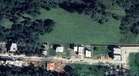 Em 2022, por exemplo, um condom&iacute;nio foi erguido no Sul de Florian&oacute;polis. Ele estava parcialmente localizado em &aacute;rea de preserva&ccedil;&atilde;o – Foto: Google Earth/Reprodu&ccedil;&atilde;o/ND