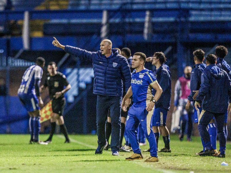 Dal Pozzo tenta conter a euforia no momento positivo – Foto: Fabiano Rateke/Ava&iacute; F.C/ND
