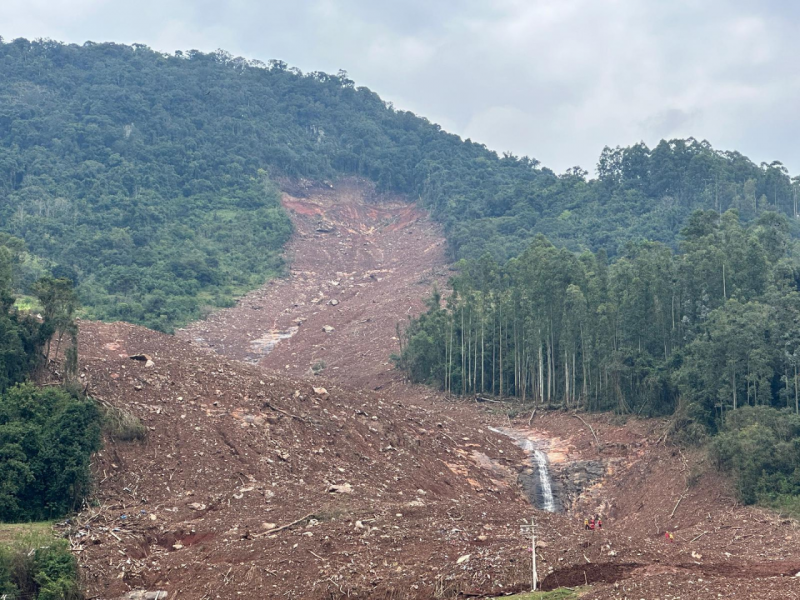 Família de seis pessoas está desaparecida após deslizamento ser registrado em Roca Sales