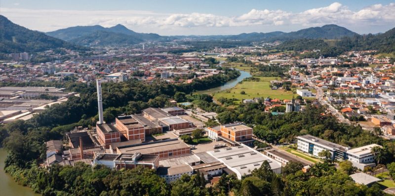 Faturamento de multinacional bilionária de SC cresce 17% impulsionado por IA