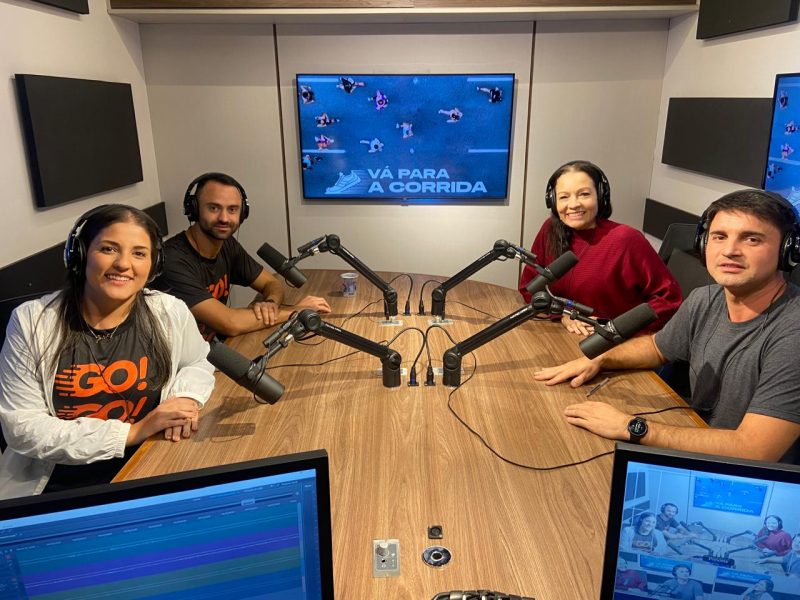 Kauana Pereira, Gustavo Oliveira, Carol Castro e Henrique Zanotto no 5° episódio do podcast Vá Para a Corrida