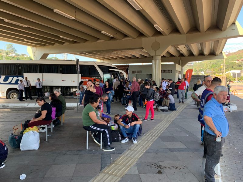 Terminal urbano estava servindo como rodovi&aacute;ria provis&oacute;ria de Porto Alegre – Foto: Vivian Leal/Reprodu&ccedil;&atilde;o/ND