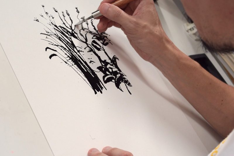 Ivan Jer&ocirc;nimo apresenta no Memorial Meyer Filho, no Centro de Florian&oacute;polis, a exposi&ccedil;&atilde;o “Entre P&aacute;ginas” – Foto: Divulga&ccedil;&atilde;o