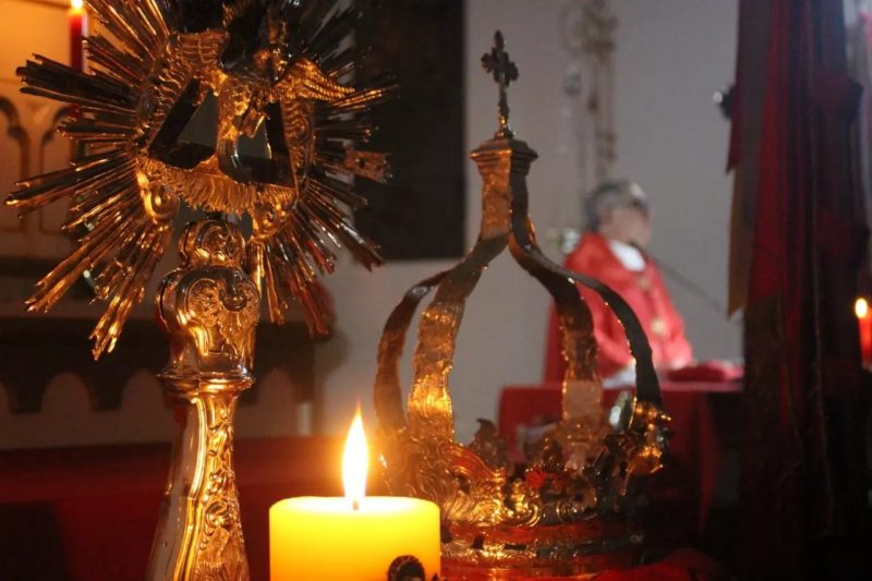 O festeiro &eacute; considerado a figura central nos rituais da Festa do Espírito Santo – Foto: Ides/Divulga&ccedil;&atilde;o/ND