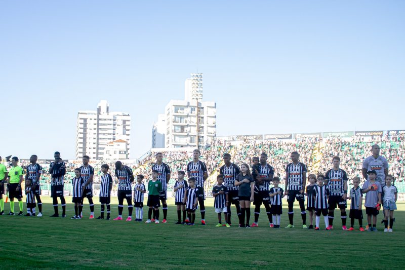 Figueirense em campo nesta noite de segunda diante do Floresta: jejum e favoritismo – Foto: Patrick Floriani/FFC/ND