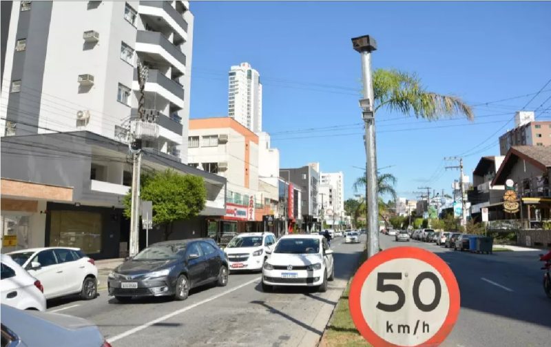 Levantamento apontou o Top 5 de ruas de Blumenau com maior número de multas aplicadas por excesso de velocidade 