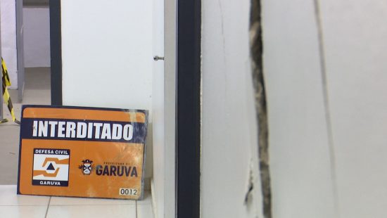 FOTOS: Com estrutura &#8216;afundando&#8217;, Justiça impõe que Estado faça reforma em delegacia de Garuva