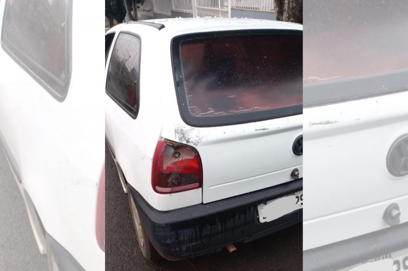 O ve&iacute;culo furtado foi recuperado pela Pol&iacute;cia Militar, mas os suspeitos est&atilde;o foragidos. – Foto: Pol&iacute;cia Militar/Divulga&ccedil;&atilde;o/ND