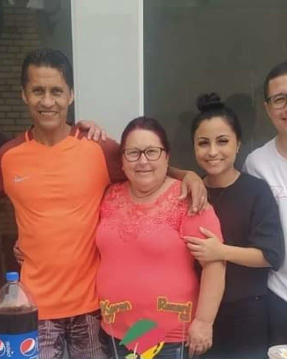 Falc&atilde;o, de camisa laranja, fez parte do time do Ava&iacute; campe&atilde;o de 1988. Fam&iacute;lia precisa de ajuda – Foto: Mem&oacute;ria Avaiana/ND