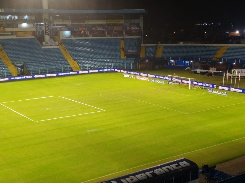 Gramado da Ressacada apresenta condições de jogo para Avaí x Goiás