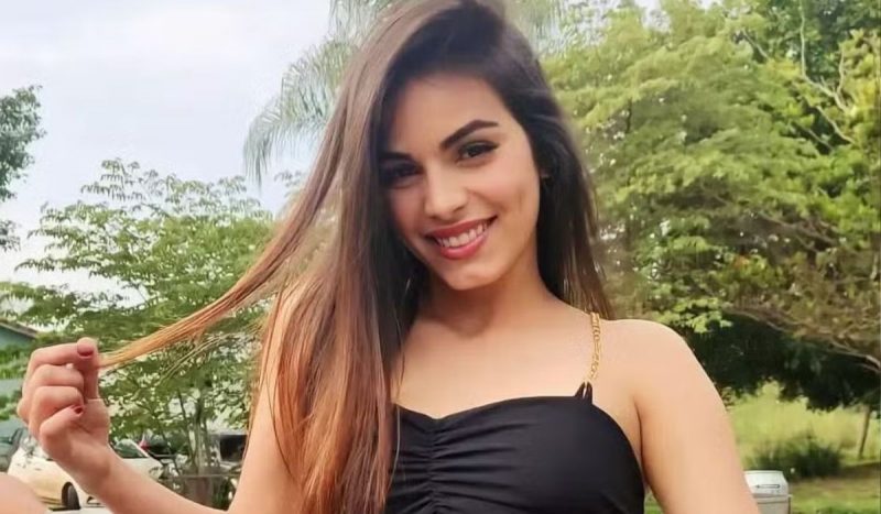 foto mostra Isabelly Aparecida Ferreira Moro sorrindo, ela ia para academia quando foi atacada com ácido