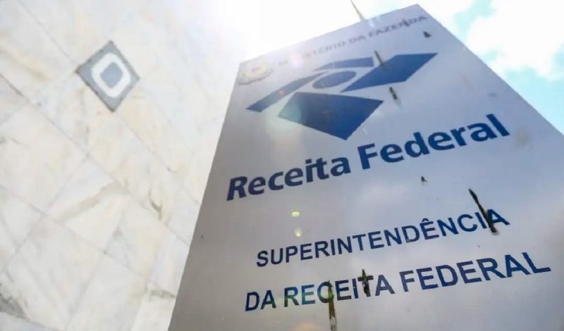 torre escrita Receita Federal Superintendência da Receita Federal