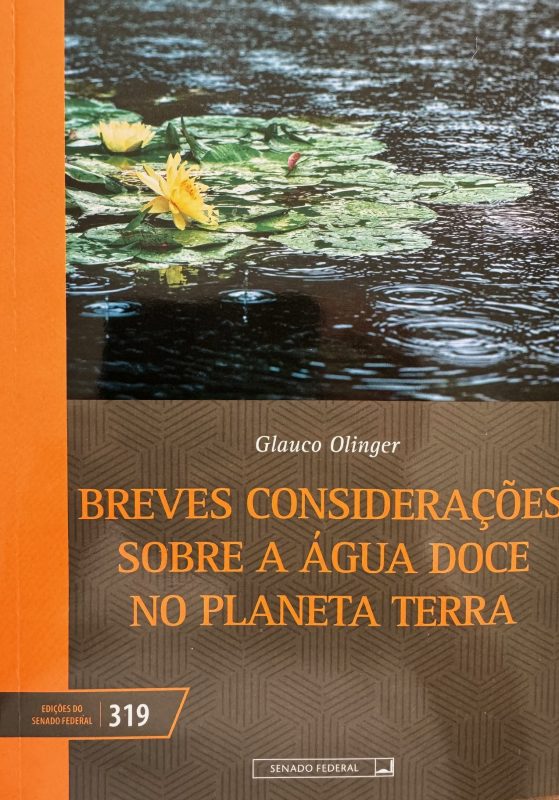 Capa da obra de Olinger – Foto: Moacir Pereira